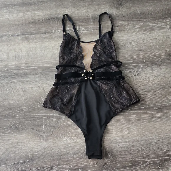 For Love & Lemons Skivvies Evie Lace Bodysuit in Black - Picture 2 of 15